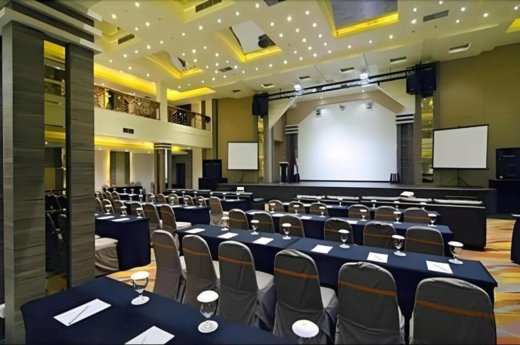 בנג'ארמאסין Aria Barito Hotel מראה חיצוני תמונה